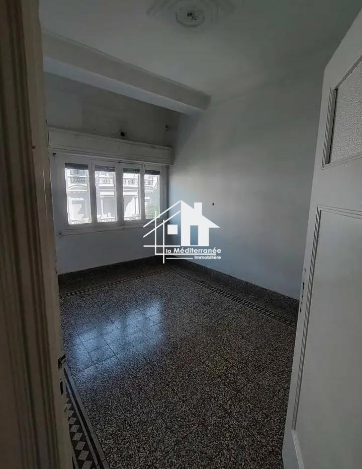 A vendre appartement s3 au centre ville, Tunis