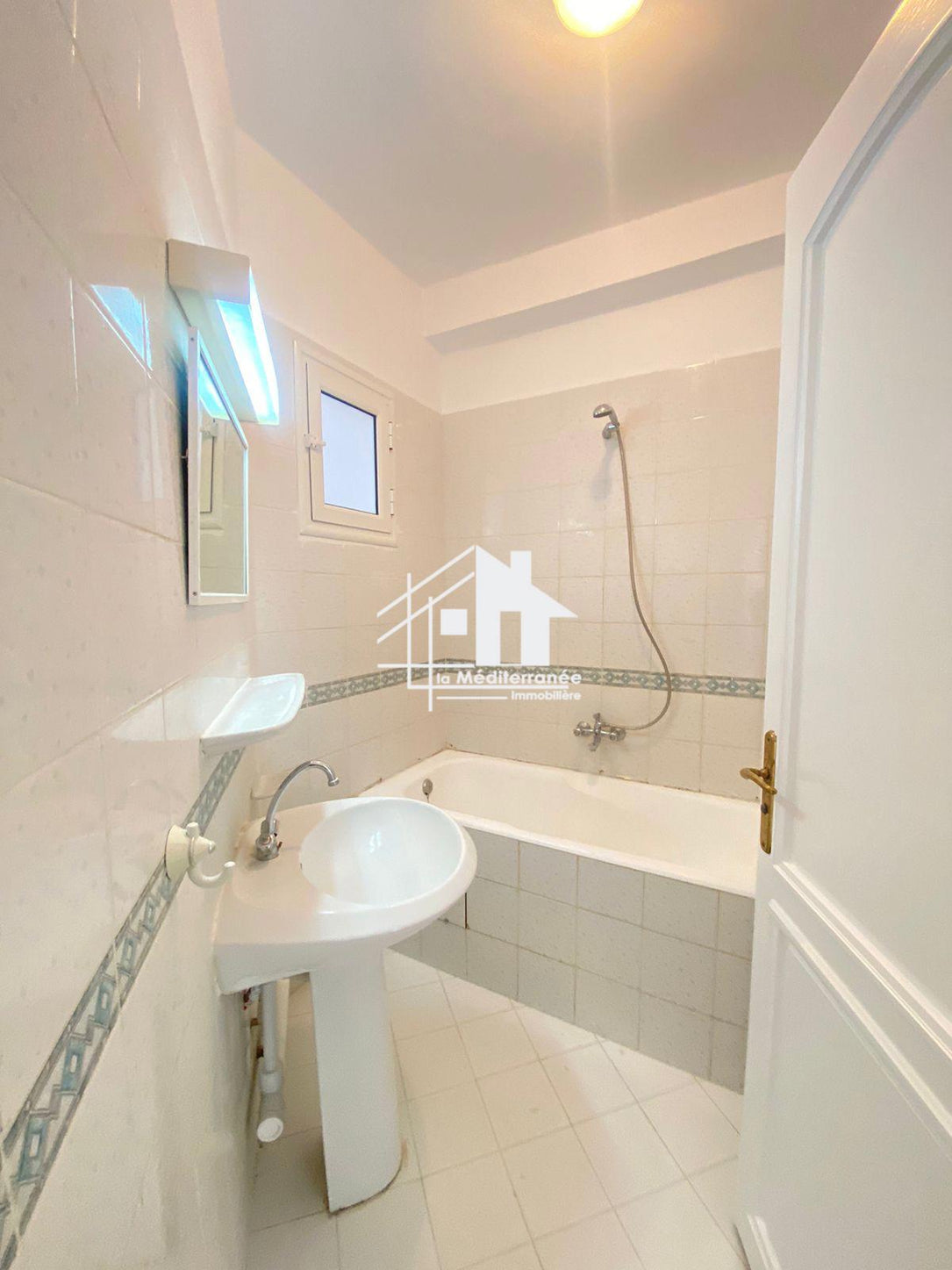 À louer appartement s+3 a cité ennaser 2