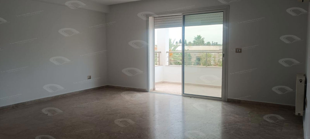 A louer un S+2 avec terrasse à la soukra