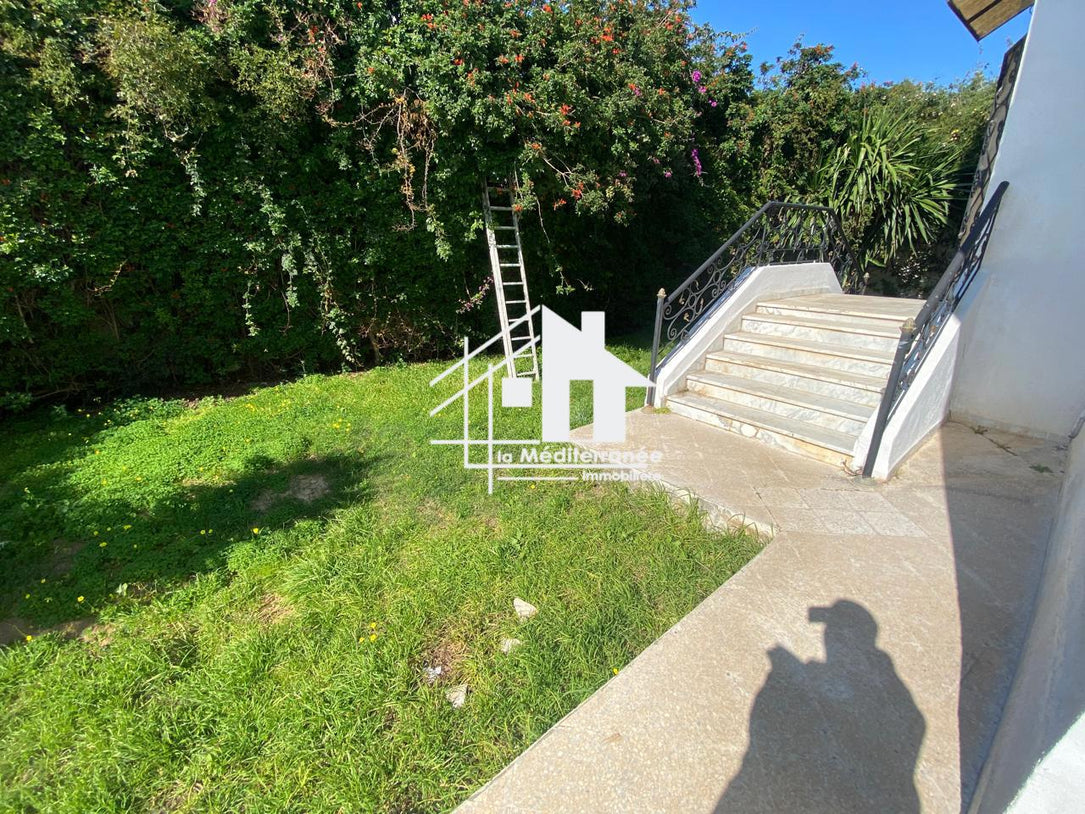 une villa S+5 à gammarth