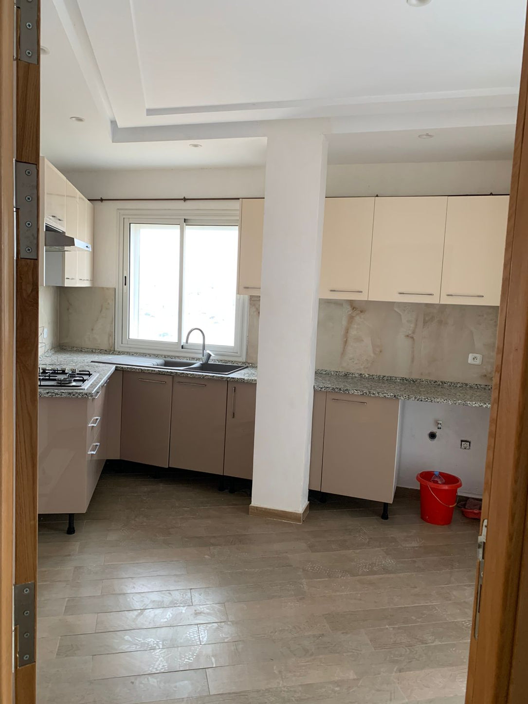 a louer un s+2 au 1ere etage a jardin d'el menzah 2