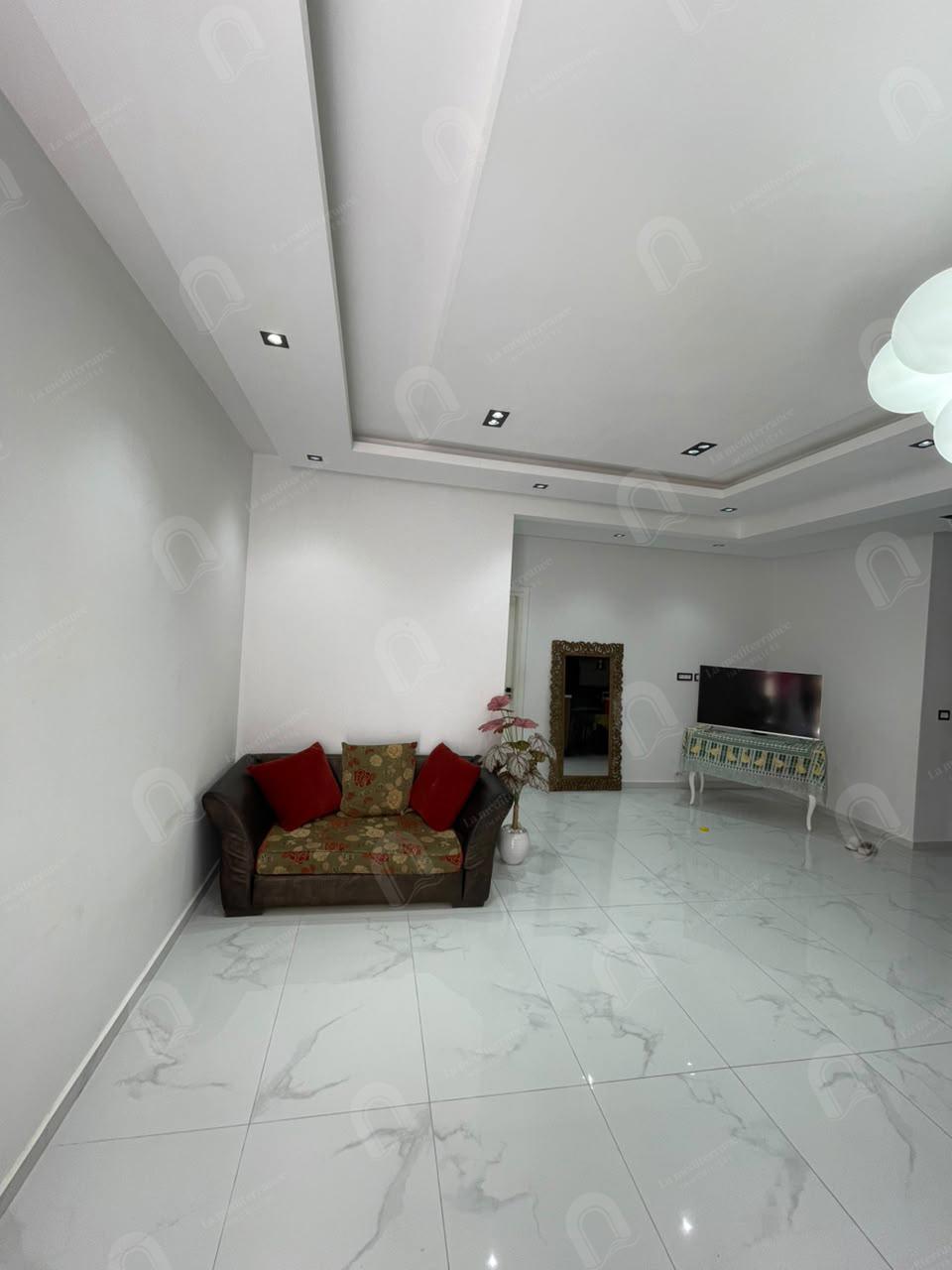 A louer un étage de villa S+3 meublé
