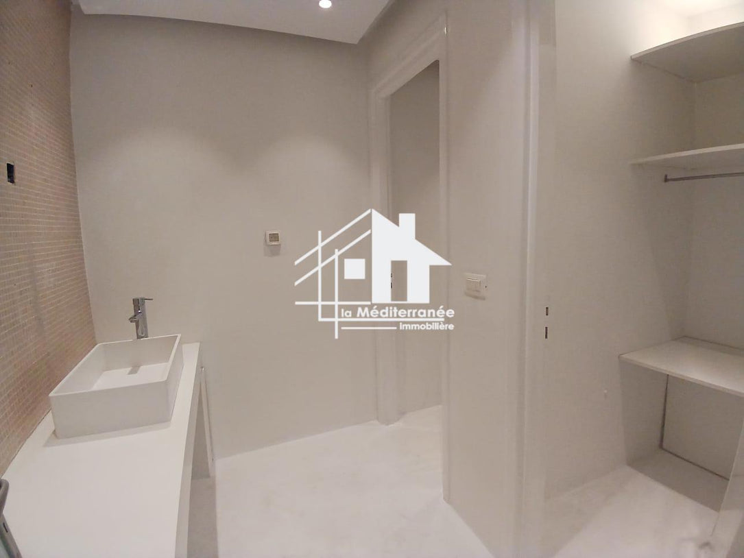 A louer un local commercial à la Marsa