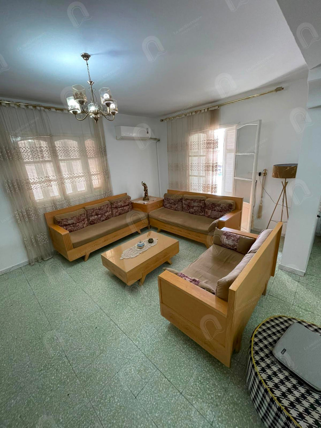 A vendre étage de villa 2S+2 Hst au bardo hedi haker