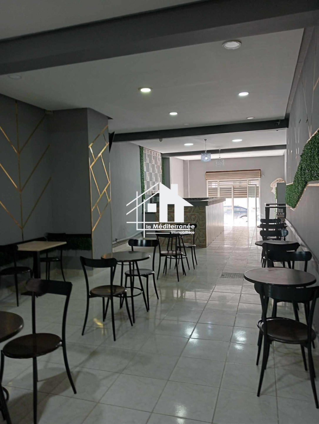 Cafétéria à Hammem lif ( fond et matérielle)