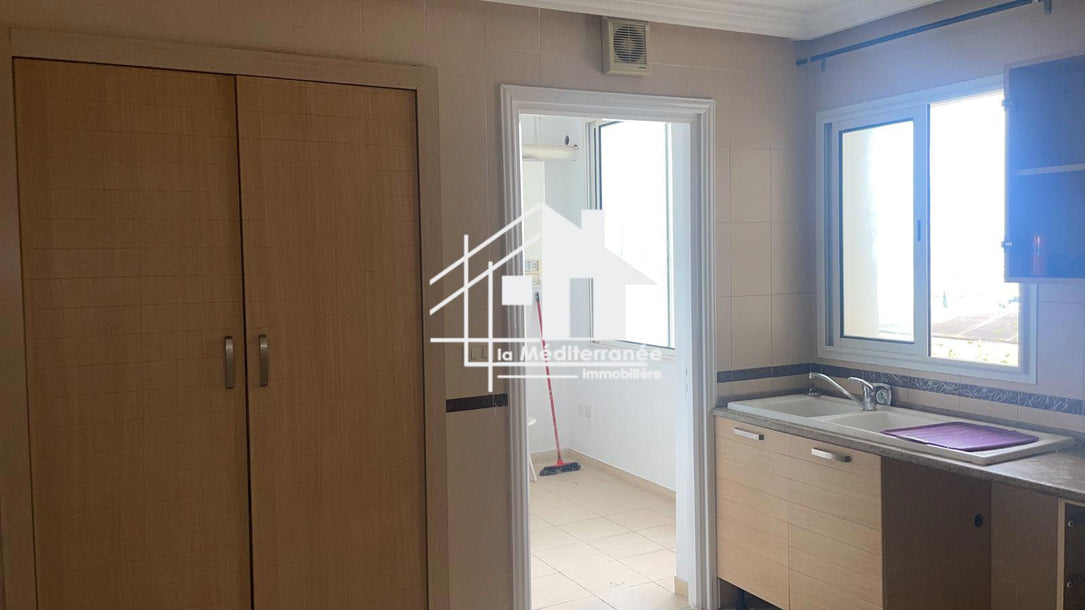 A vendre Appartement S+2 à Ennasr