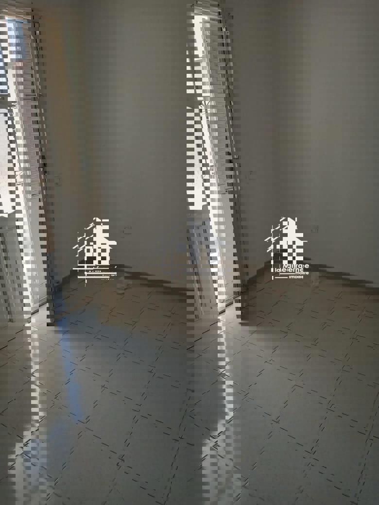 A louer étage de villa S+2 à khaznadar Cité des Sous-Officiers