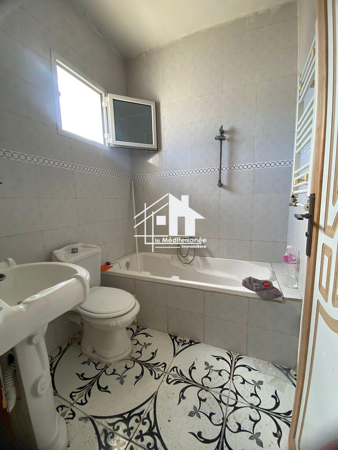 A louer étage de villa s+2 pour hommes au bardo