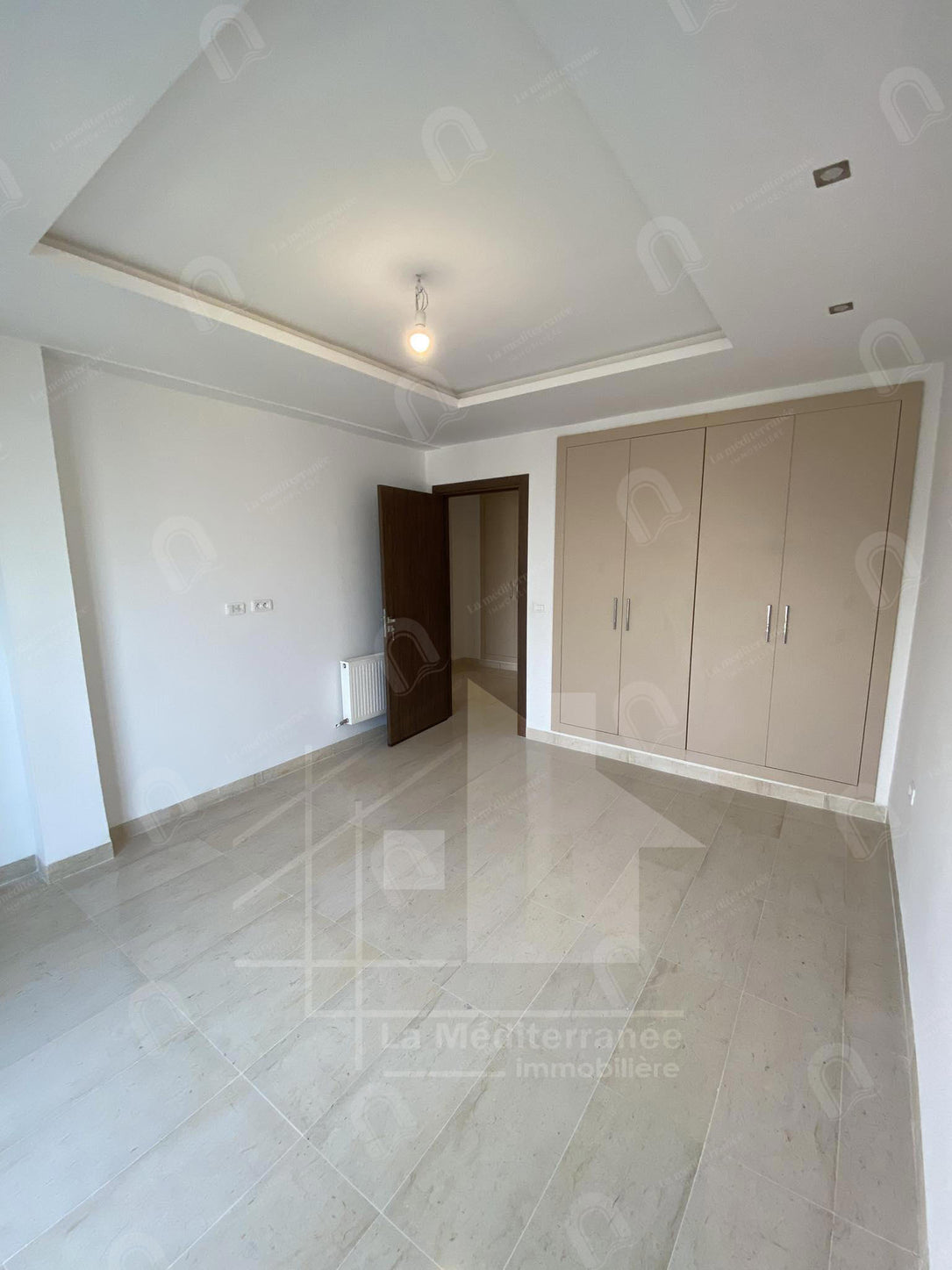 A louer un appartement S+3 hst à Ezzahra