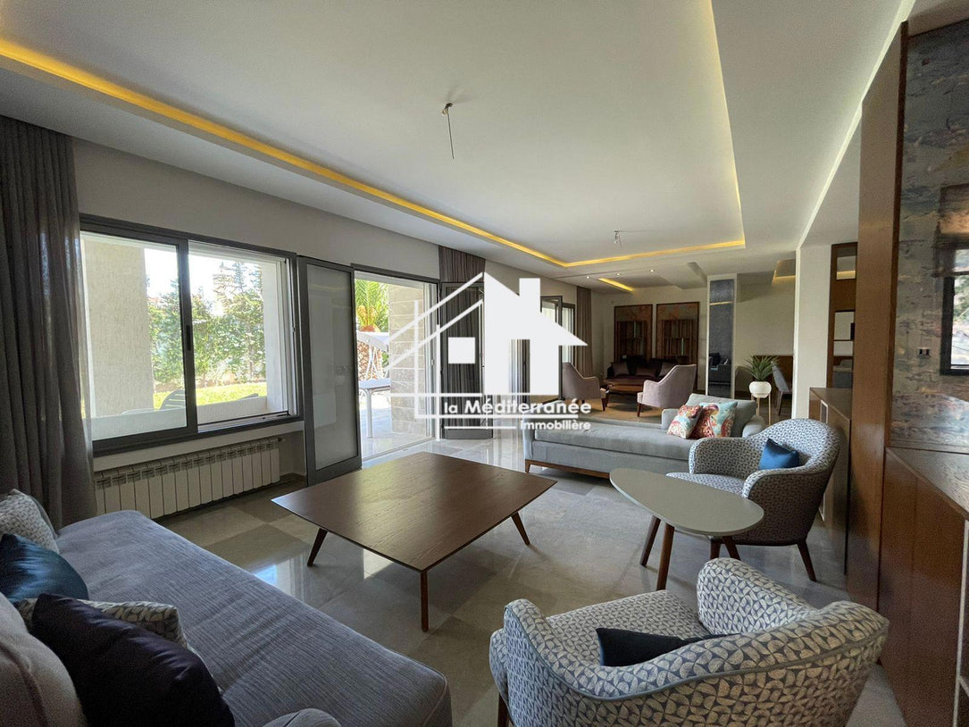 Une villa S+4 à Gammarth