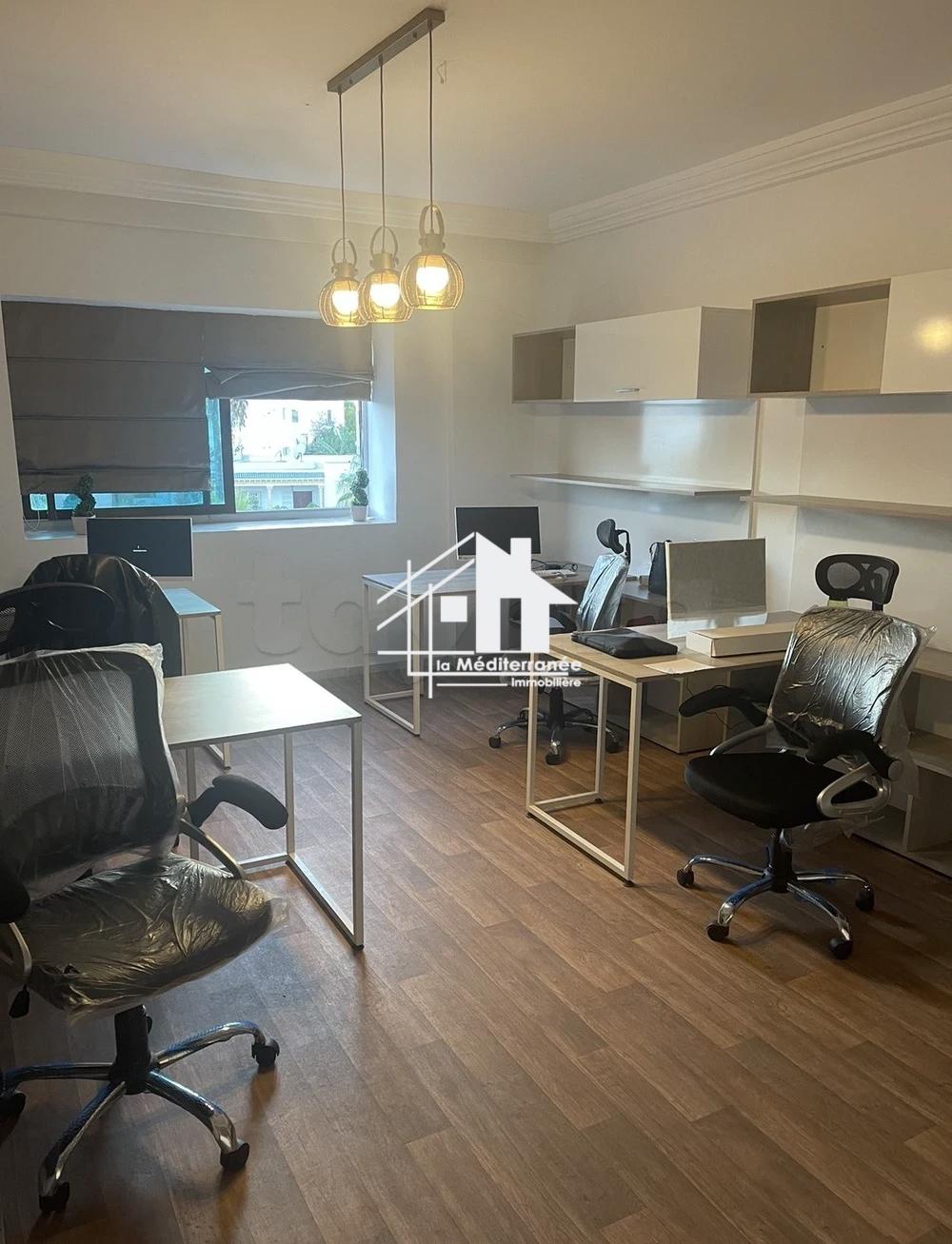 a louer appartement à usage bureautique à Menzah 8