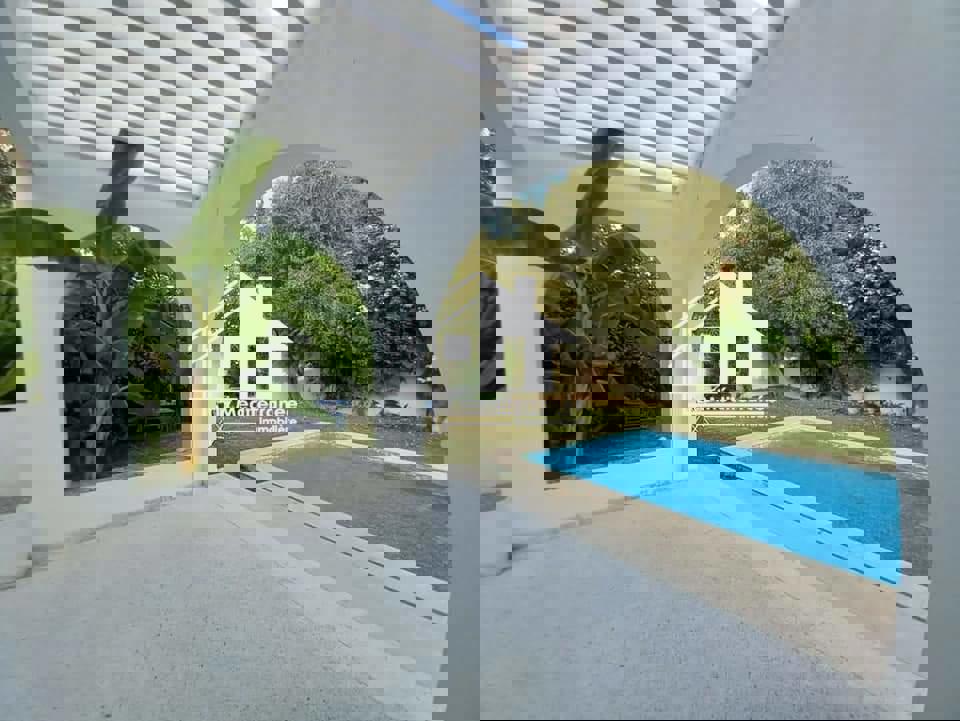 A louer une maison meublée style arabesque avec piscine