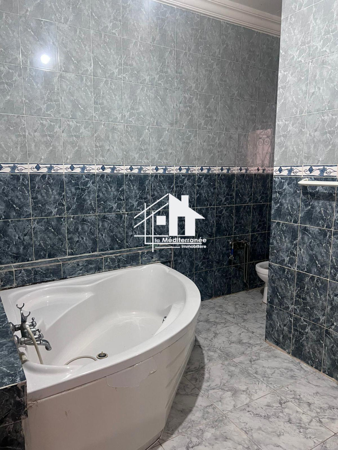 A vendre une villa S+6 au bardo 2