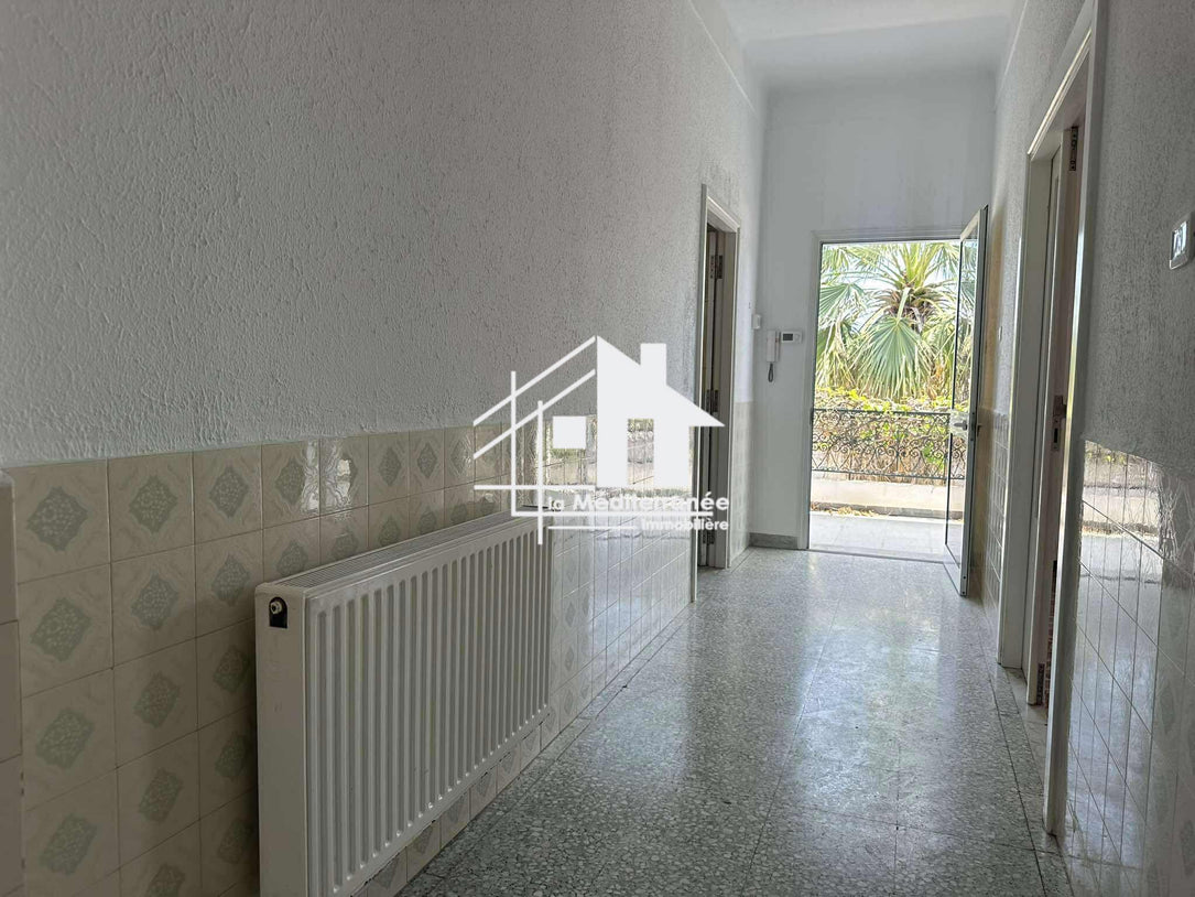 A louer un étage de villa s+3  indépendant à Ezzahra ville