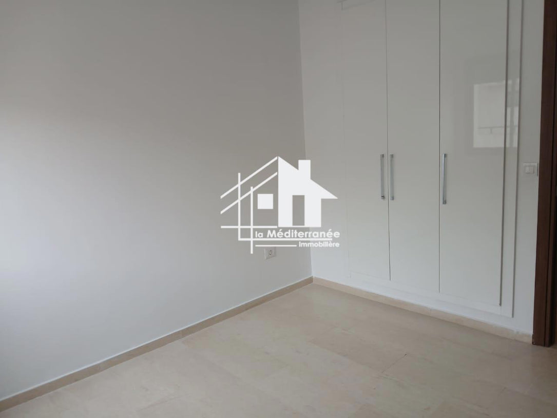 A vendre  s+3 à la nouvelle soukra