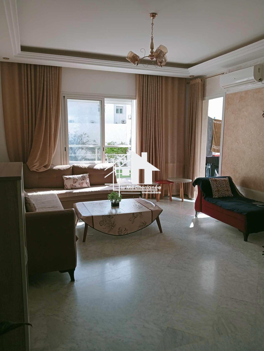 A vendre un appartement s+2 hst avec terrasse à Hammam lif