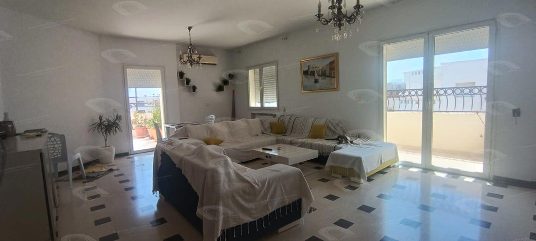 A vendre un spacieux s+4 à ain zaghouan