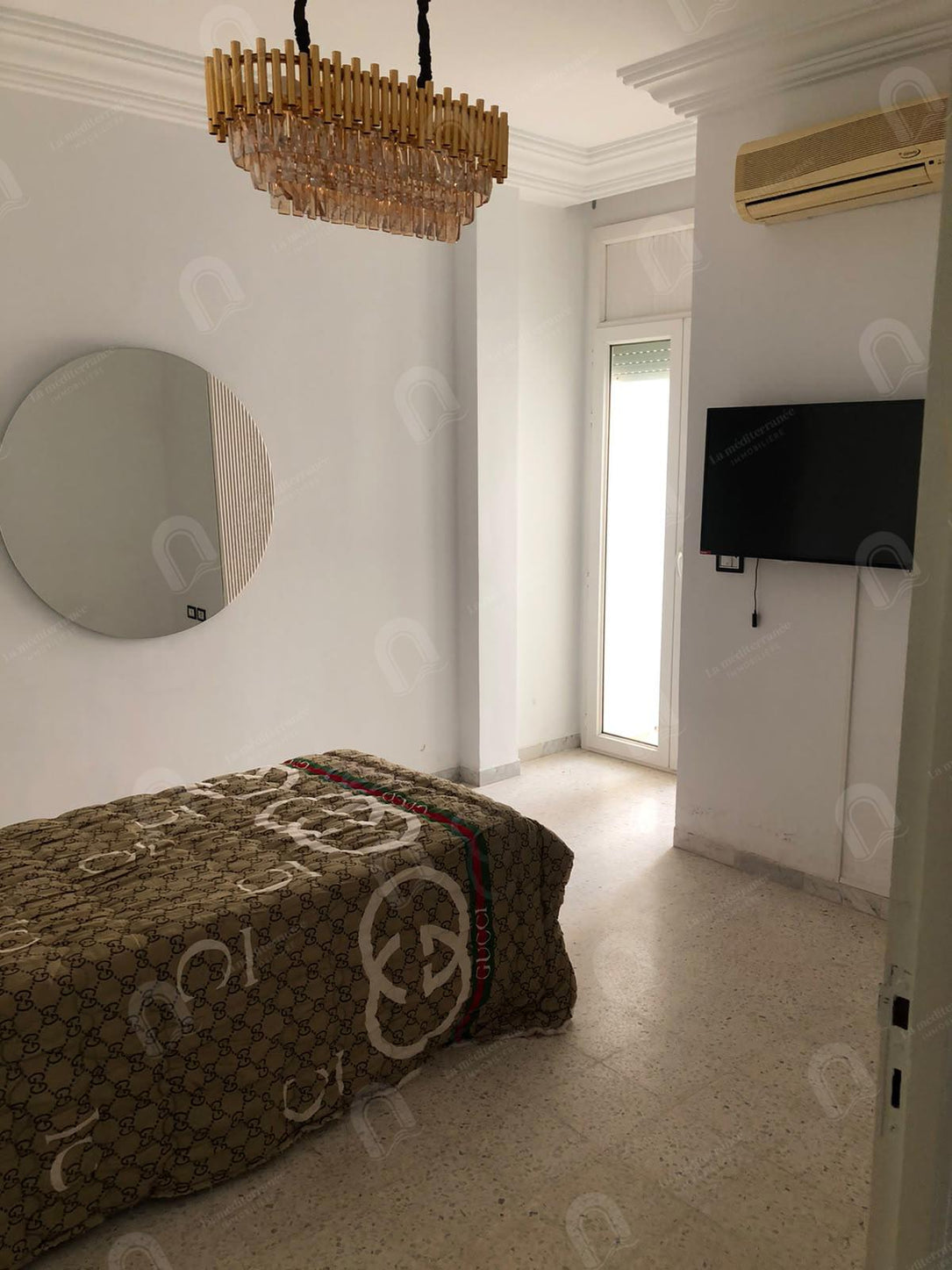 A louer un appartement meublé  s+3 à Menzah 7 biz