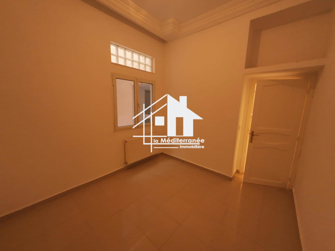 A louer étage de villa RDC s+3 a Bardo
