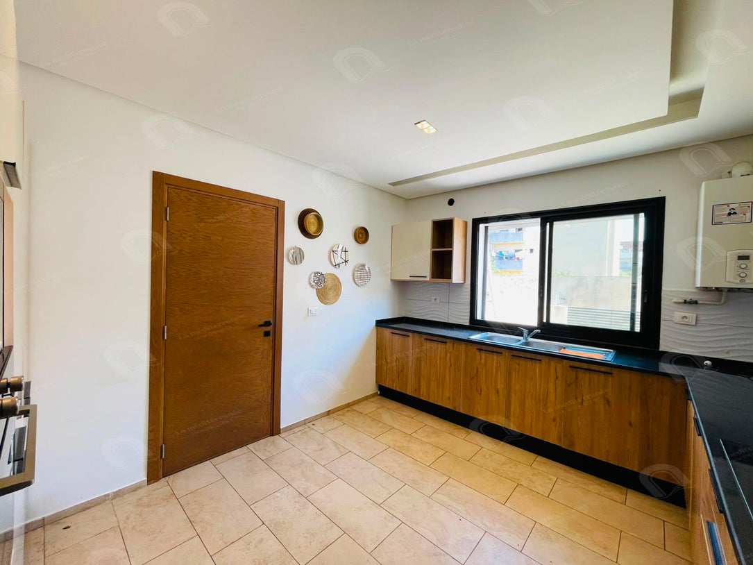 A louer un luxueux duplex à la soukra