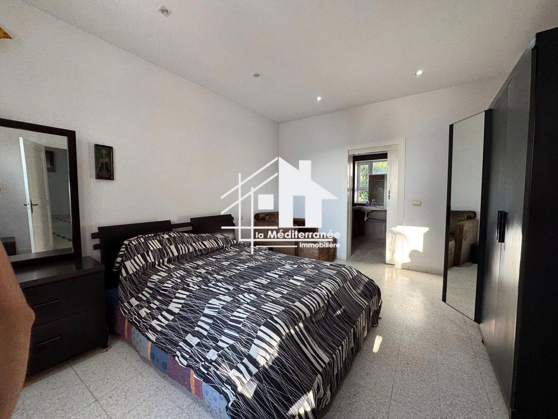un duplex S+4 avec piscine à la Marsa
