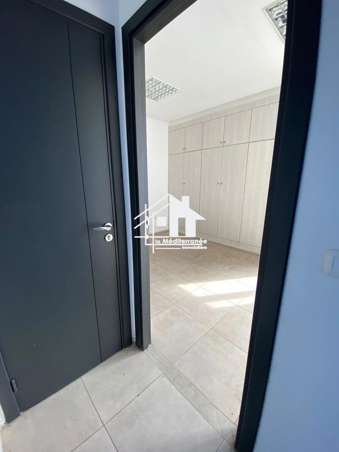 A vendre Bureau H+1 au bardo avenue hbib borguiba