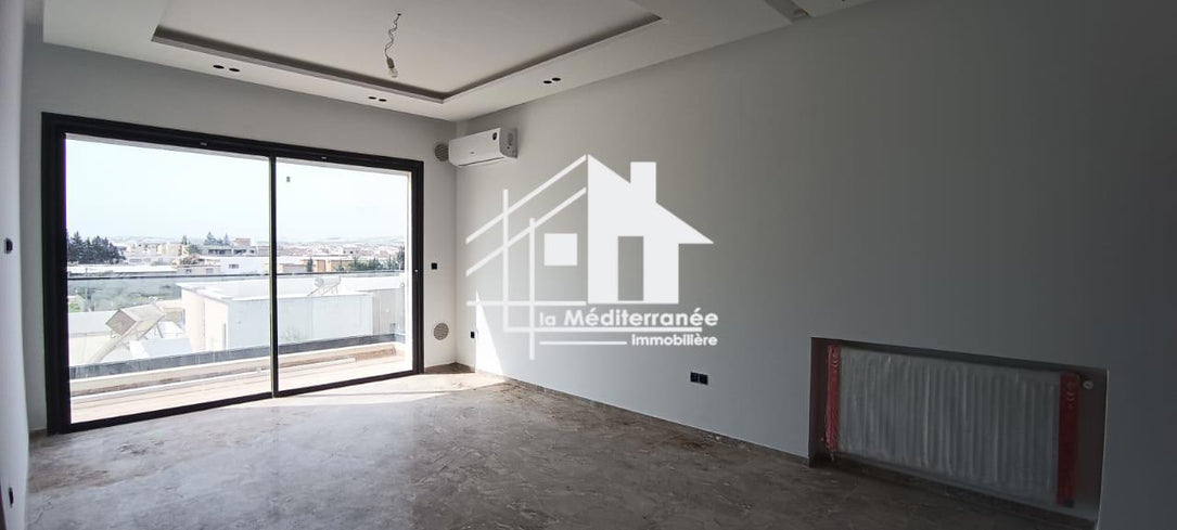 A vendre appartement S+2 à Chotrana 1
