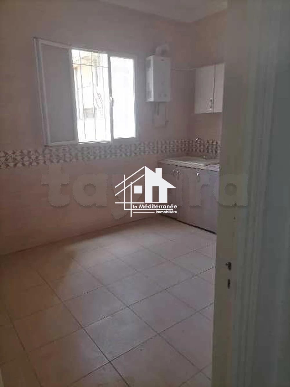 A louer  appartement S+3 centre ville, Tunis