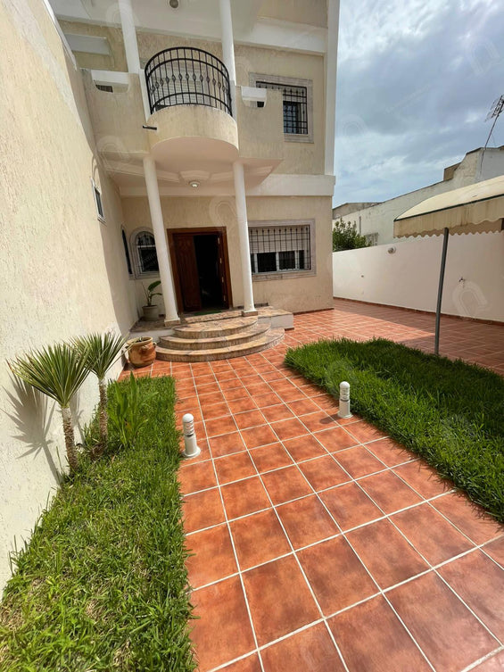 A vendre une superbe villa au bardo