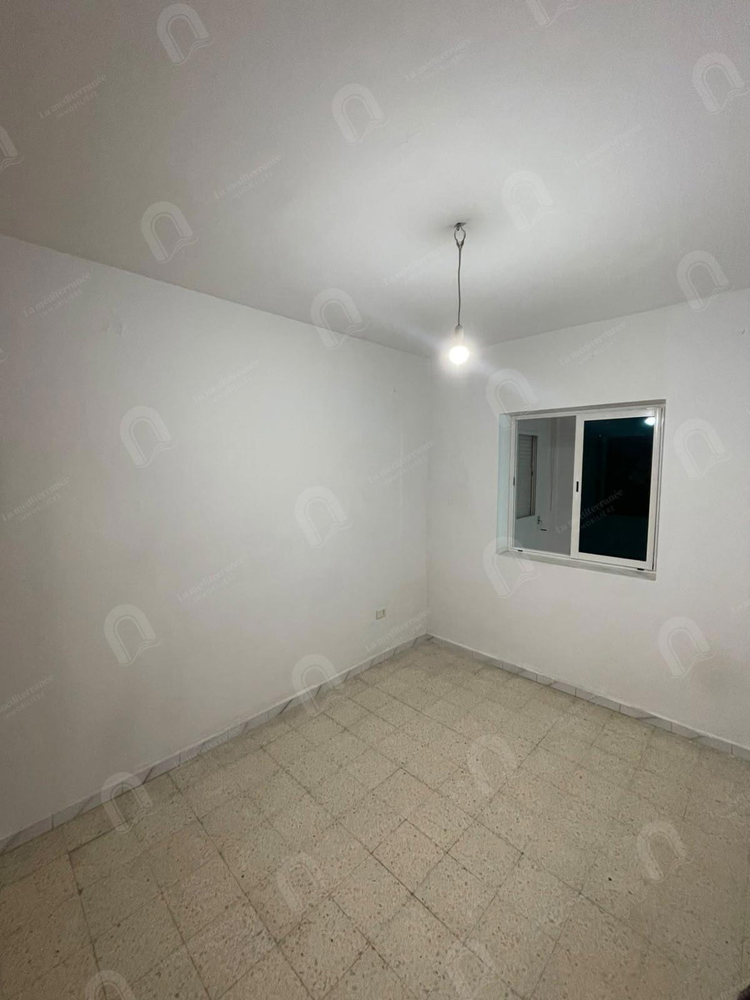 A vendre un appartement 2S+3 à khaznadar
