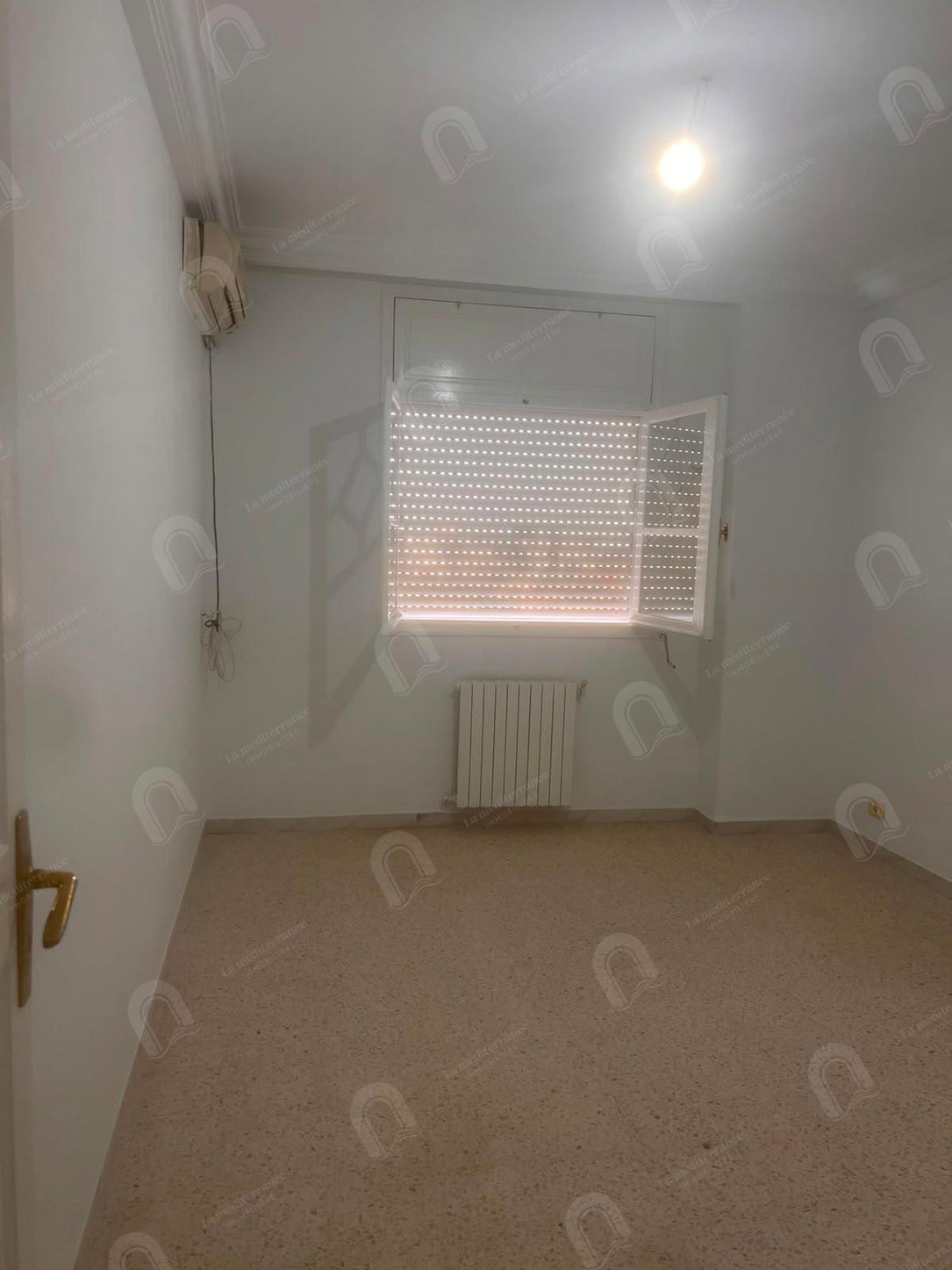 Appartement S+3 à Ain zaghouen