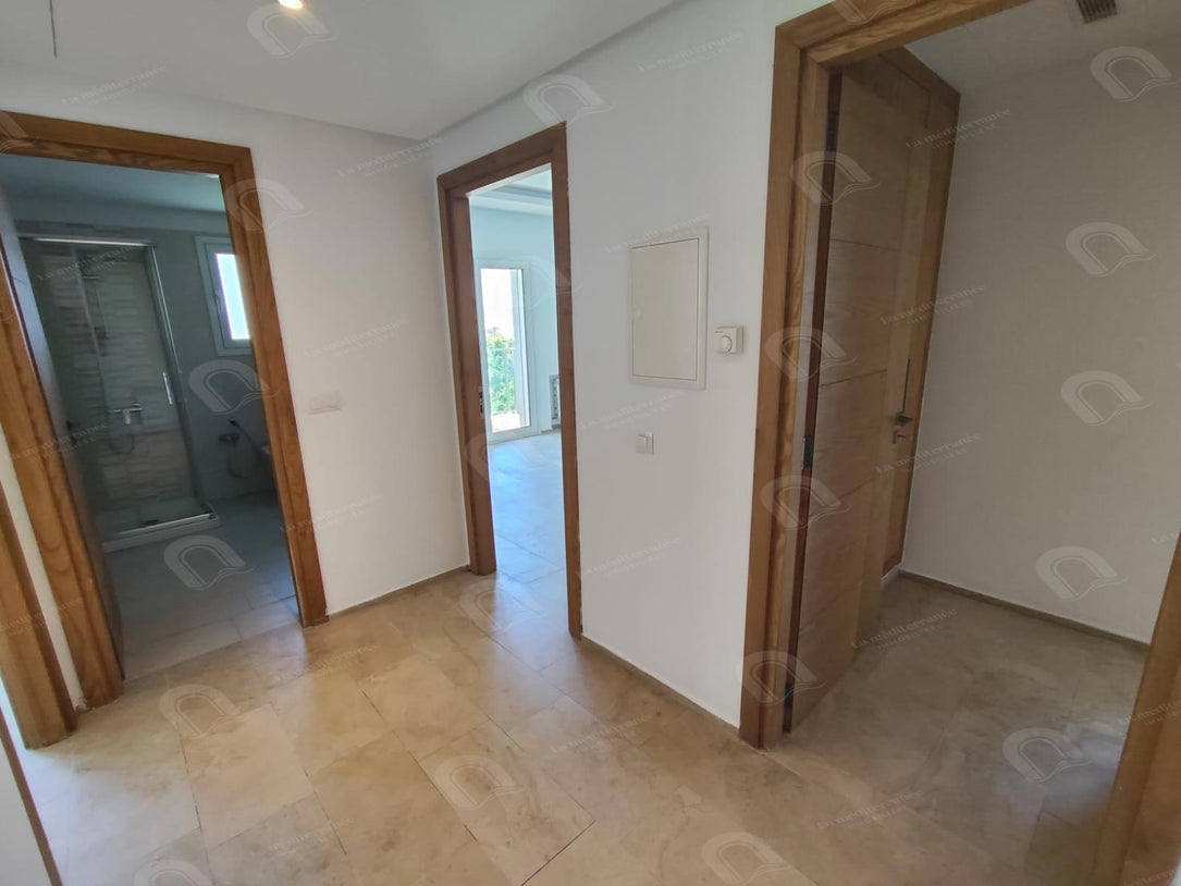 A louer un spacieux appartement s+3 à chotrana