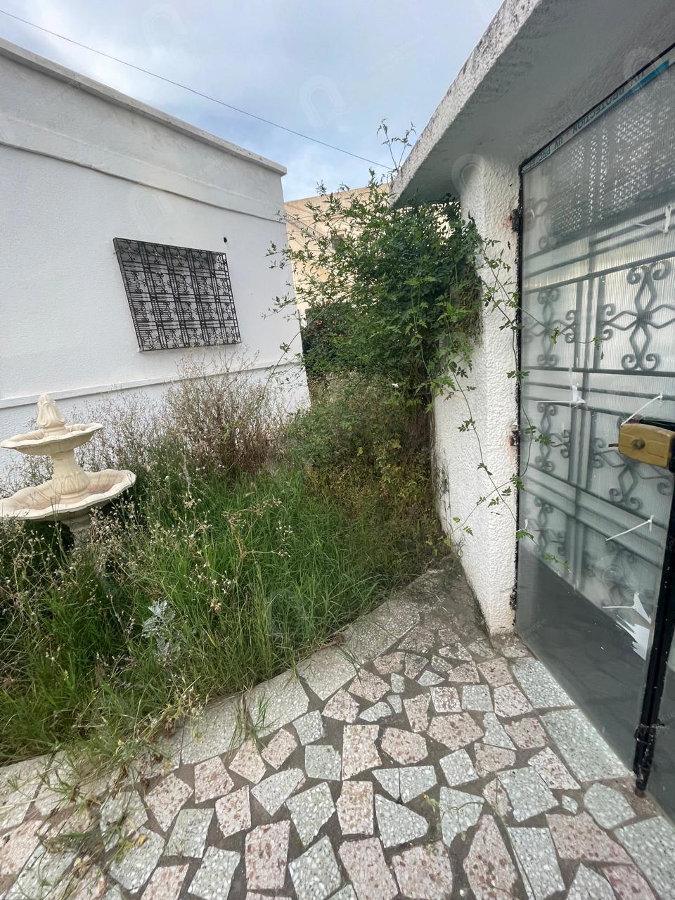 A louer une villa S+4 indépendante au bardo lahneya