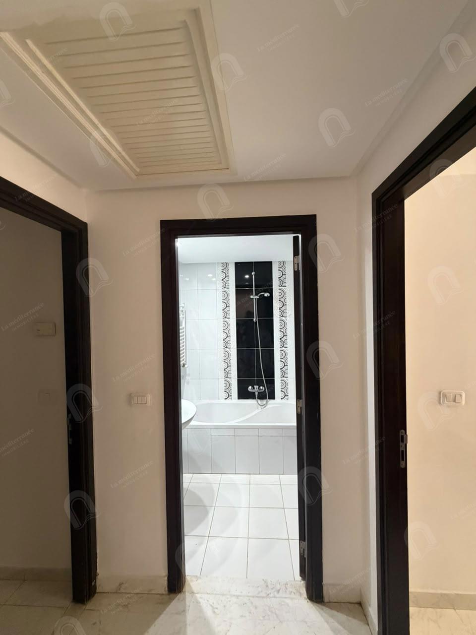 À louer  Appartement S+3 à Menzah 9C