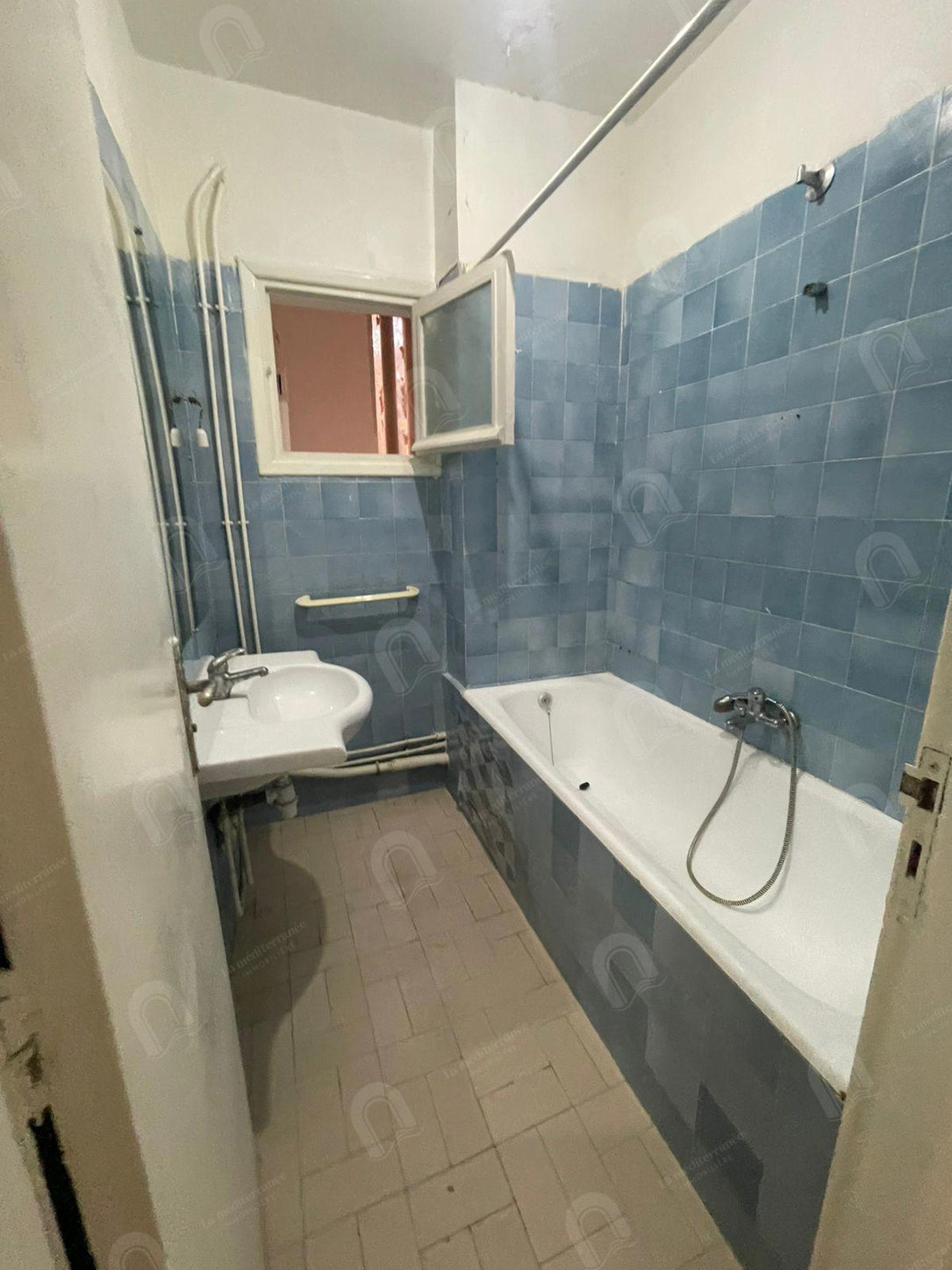 a vendre  un appartement s+2 a menzeh 8
