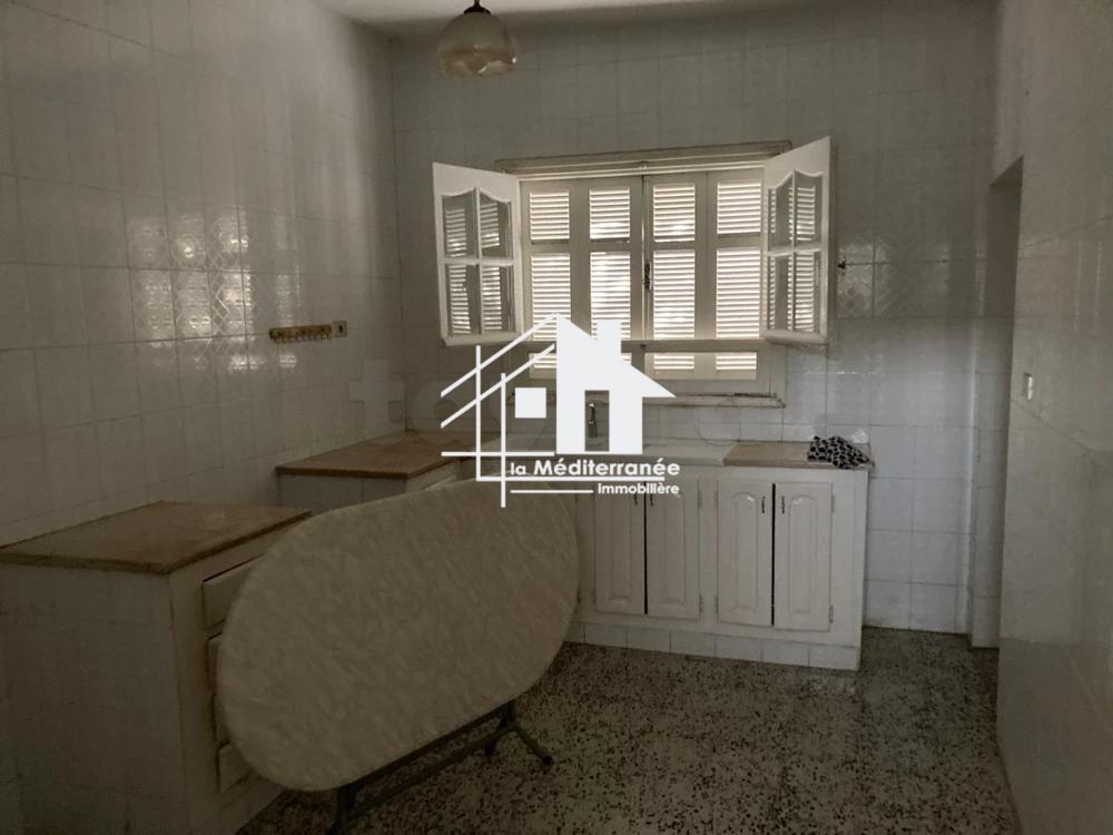 A louer un étage de villa S+1 au Bardo 2