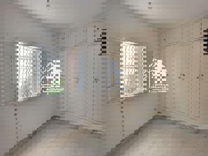 A louer un étage de villa S+3 au Bardo