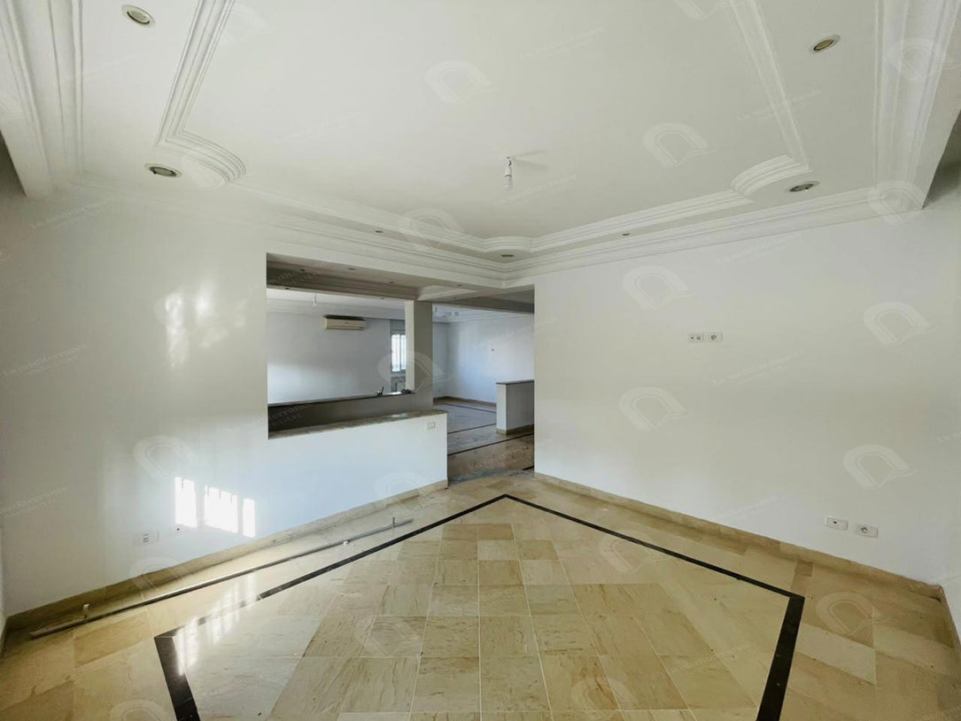 À louer Etage de villa au rdc à Jardin de l'Aouina