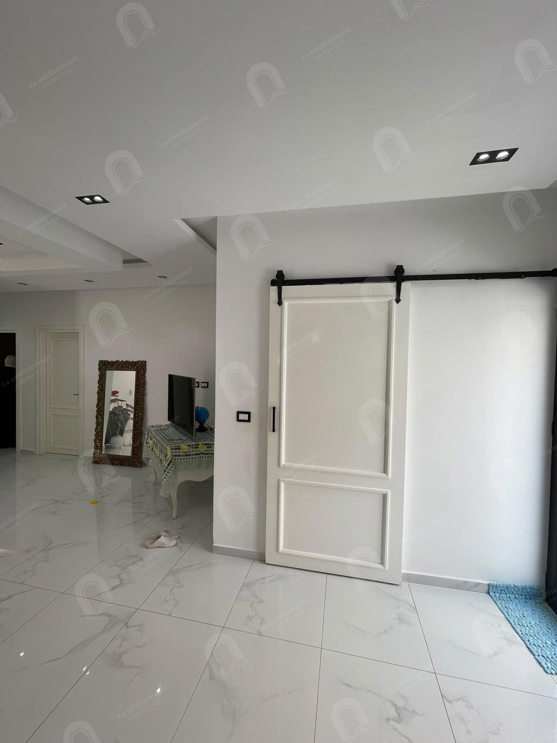 A louer un étage de villa S+3 meublé
