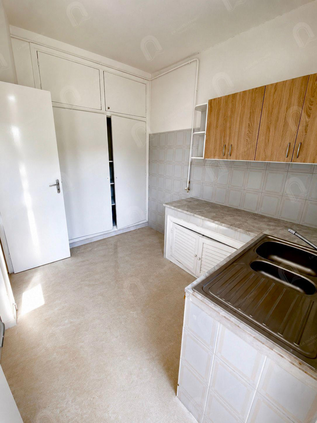 A vendre appartement S+3 au Bardo 2
