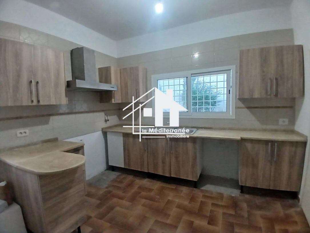 A louer villa s+4 à gammarth