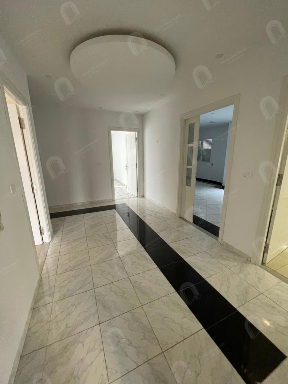 A louer un etage de villa s+2 a Boumhal Bassatine