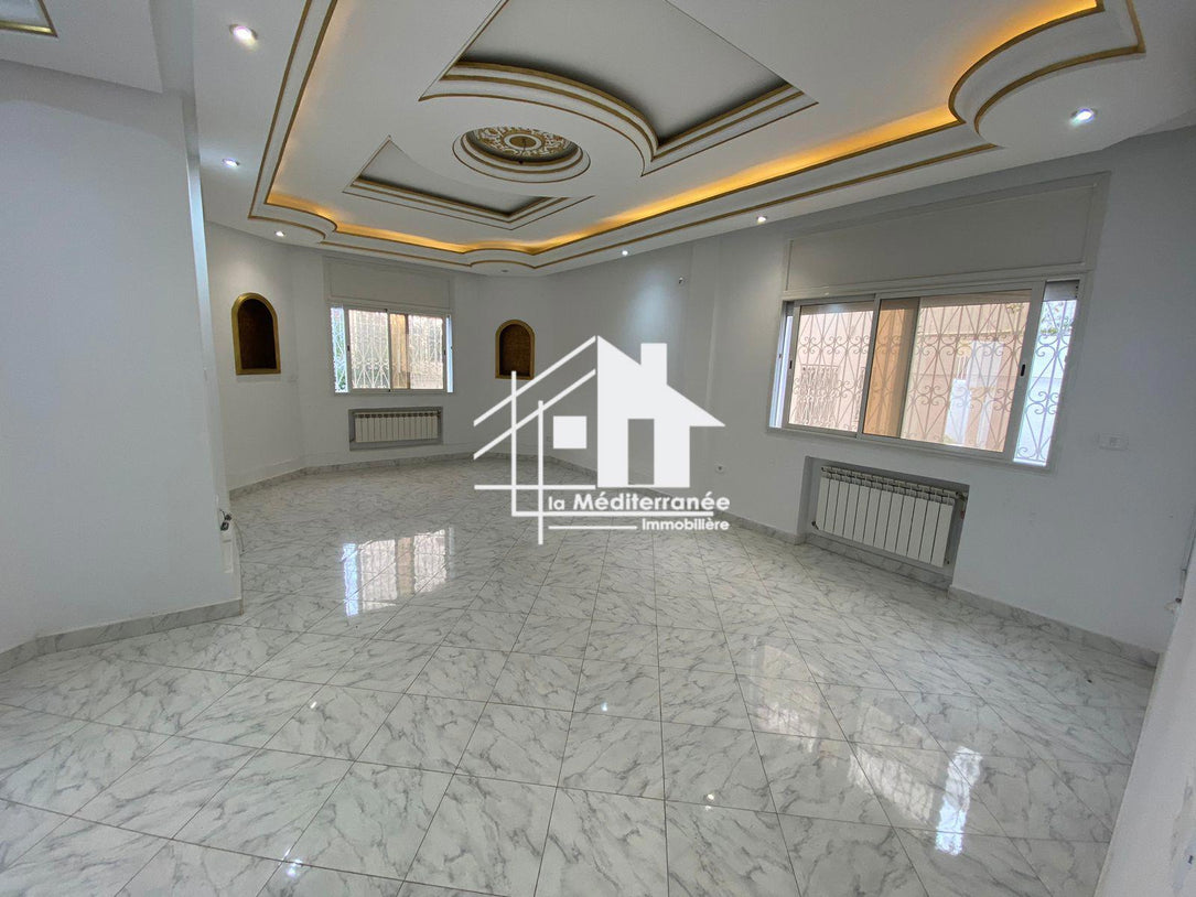 A louer un RDC de villa S+4 aux Jardins de Carthage