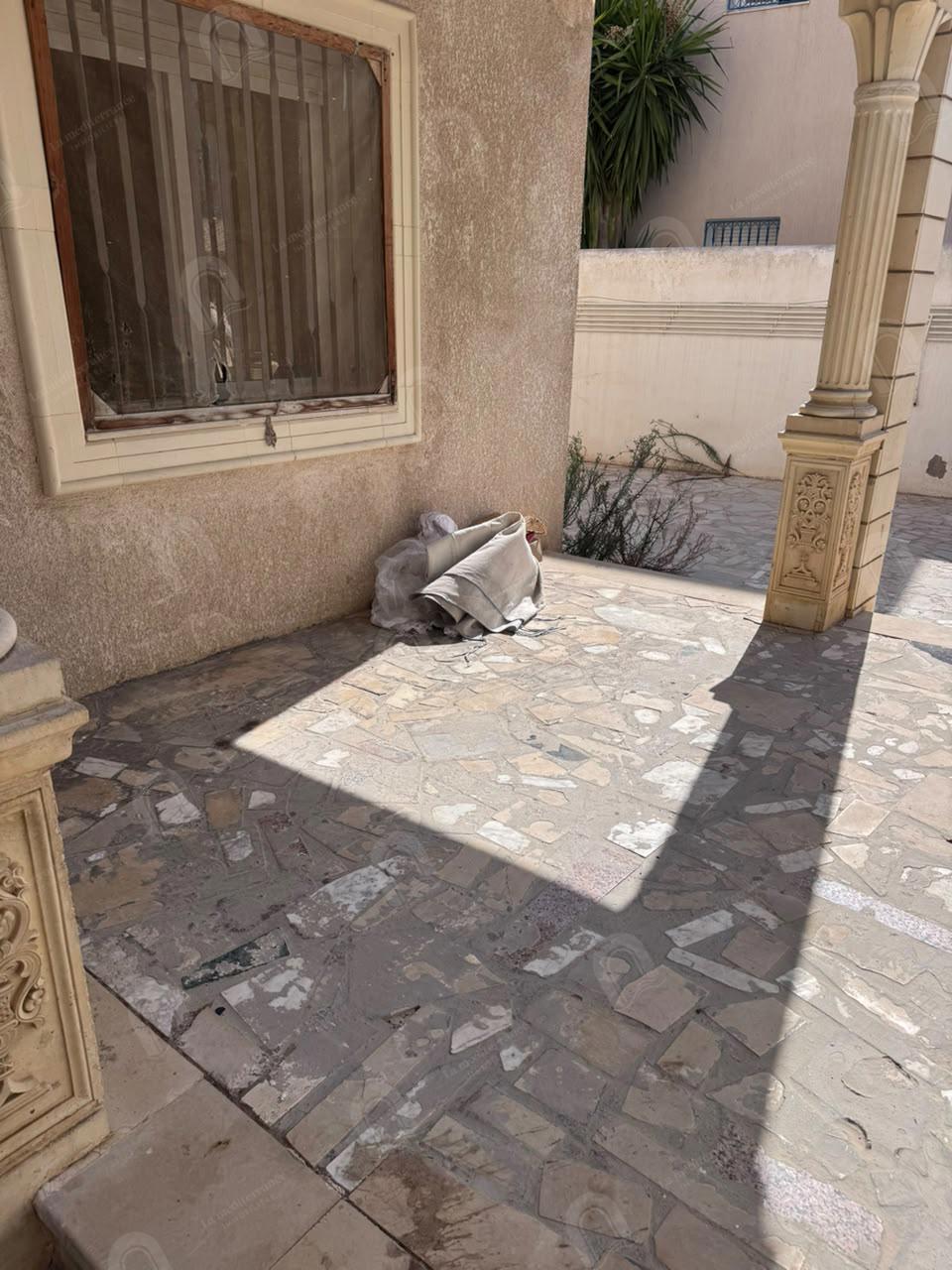 A louer un grand rez-de-chaussée indépendant S+4 au bardo cité skik