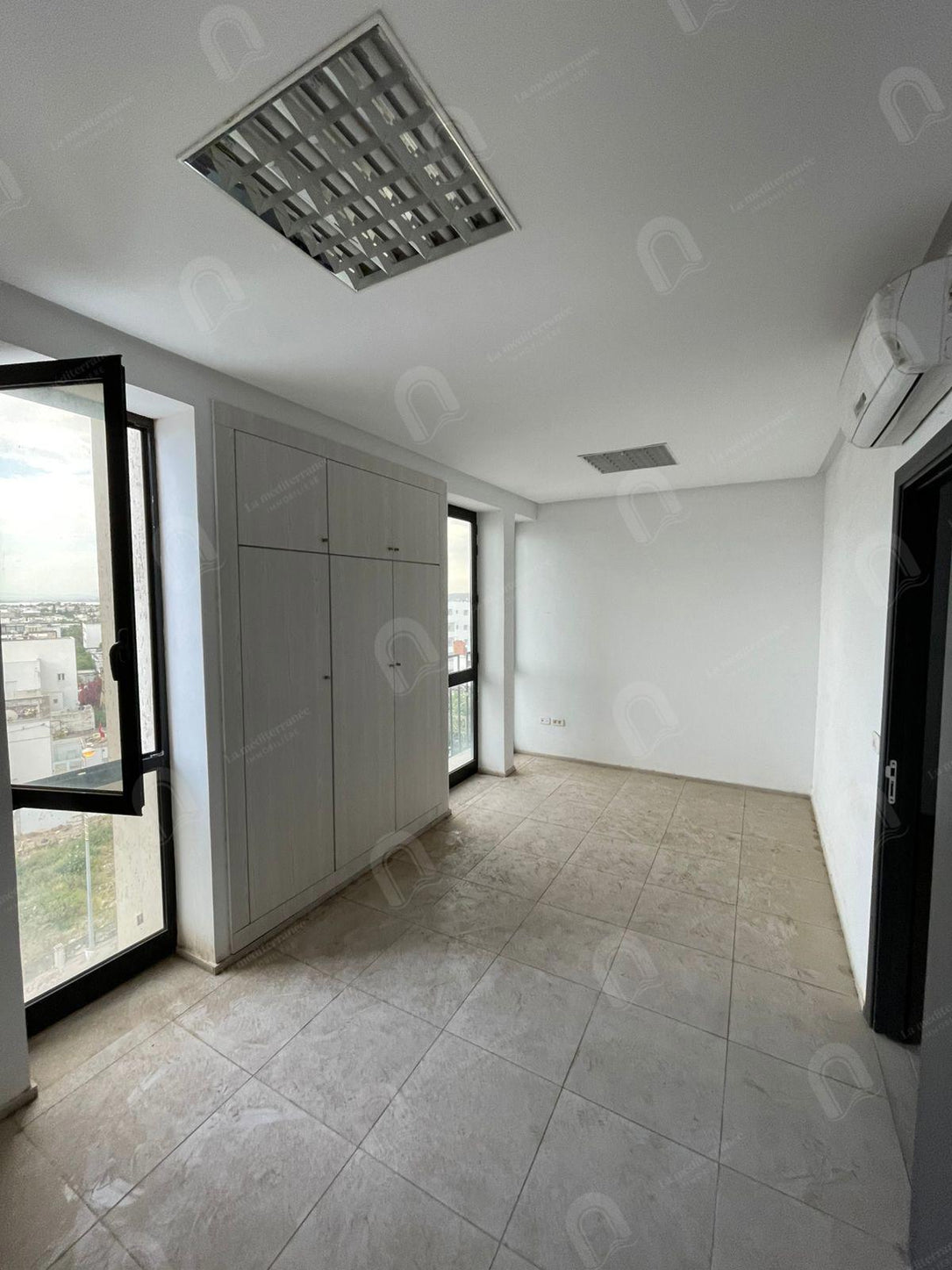 A vendre Bureau H+1 au bardo avenue hbib borguiba