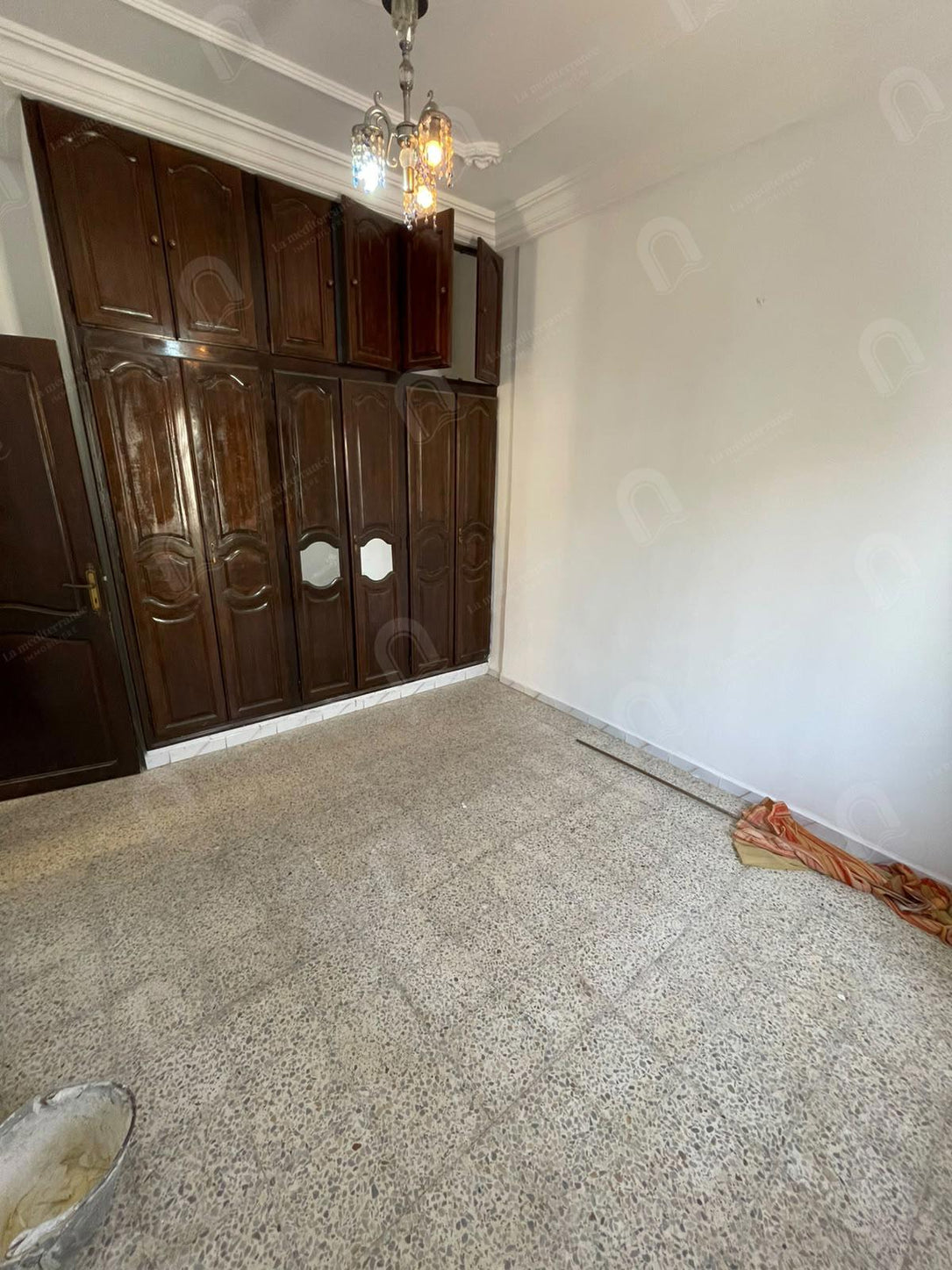 A louer un étage de villa S+3 indépendant situé au 1er étage
