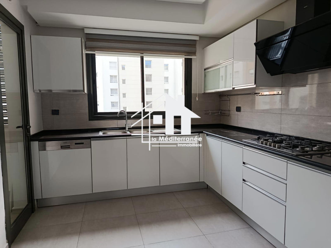 Un Appartement S+4 au jardins de Carthage