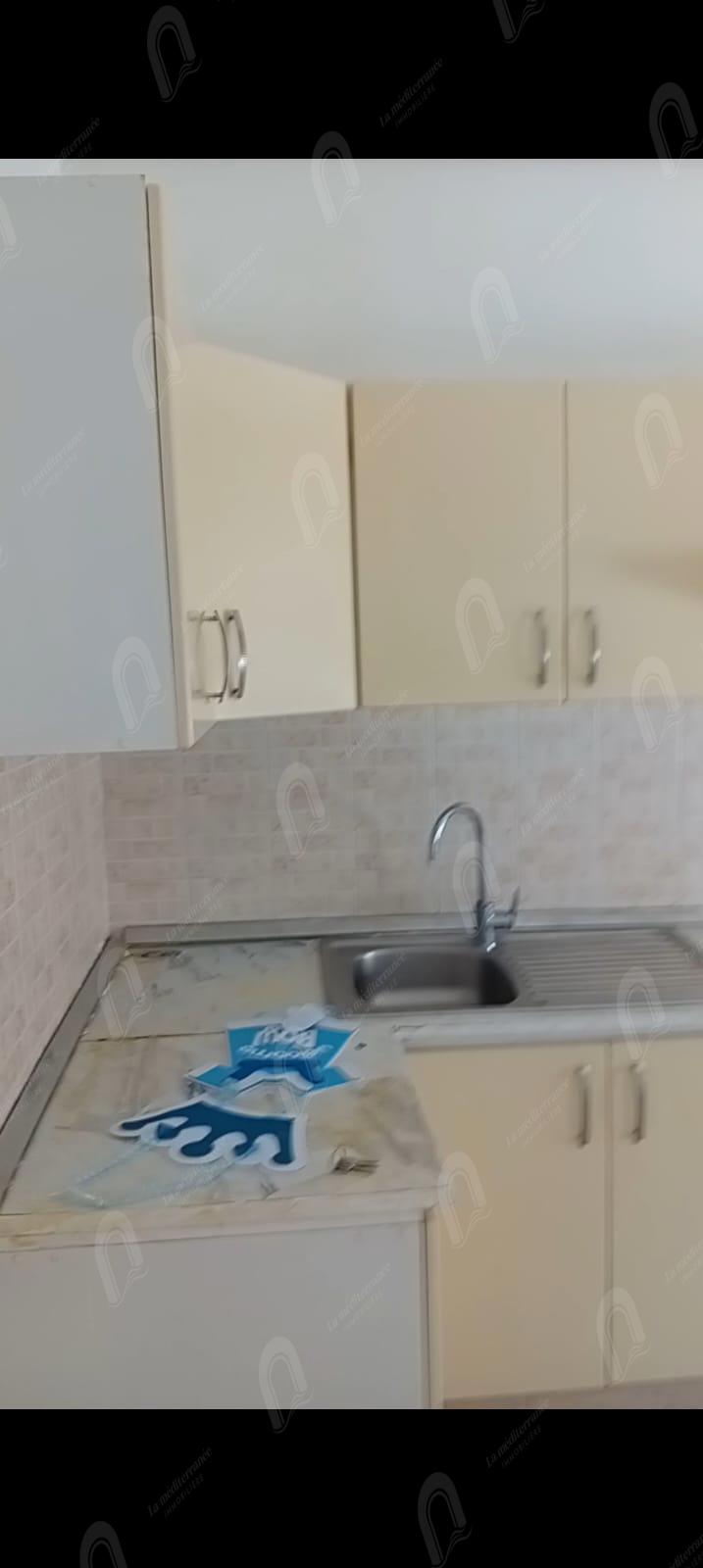 a louer appartement S+2 au 1er étage avec ascenseur