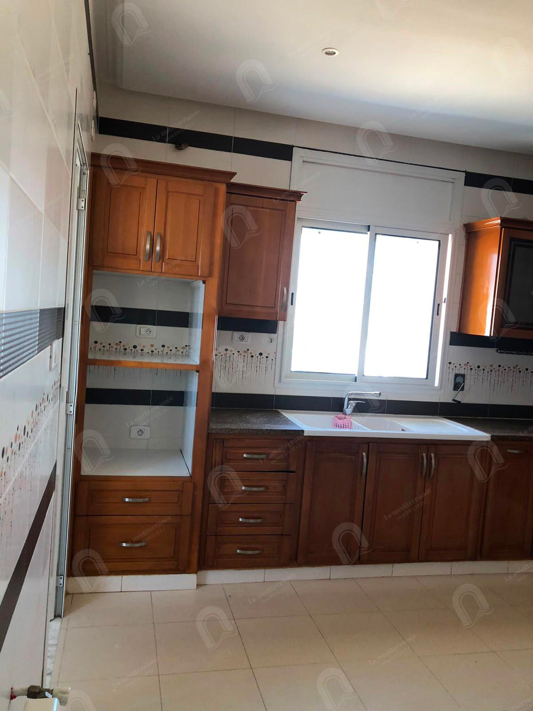 à louer un appartement s+4 aux jardins d'el menzah 1