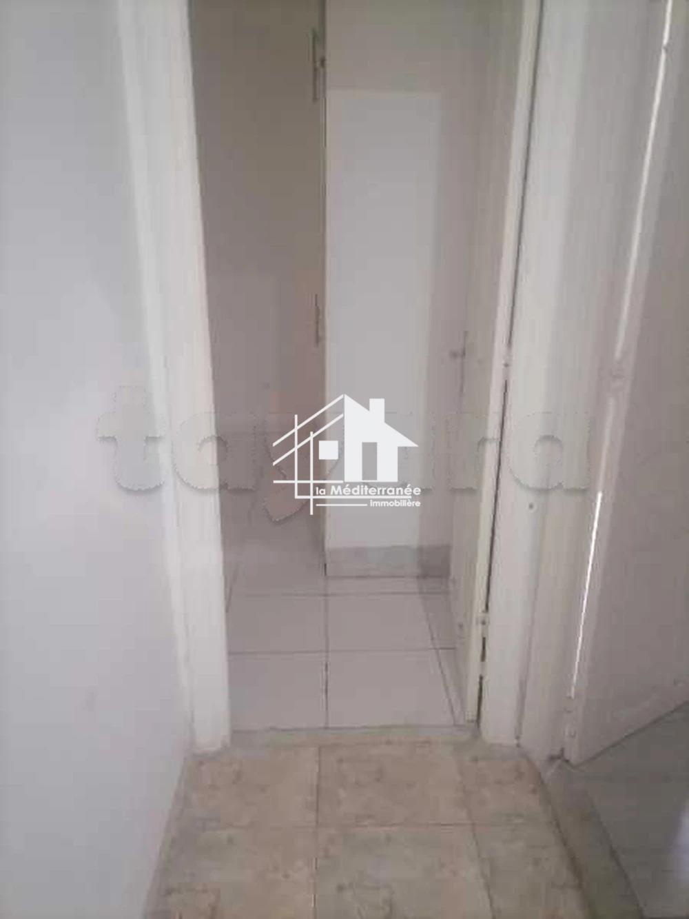 A louer  appartement S+3 centre ville, Tunis